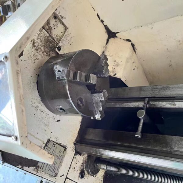 เครื่องกลึงขนาดเล็กที่มีความแม่นยำสูง