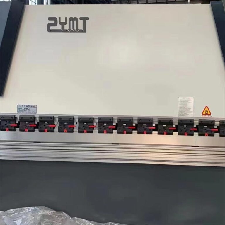 125-тонный листогибочный пресс с ЧПУ с многофункциональным устройством