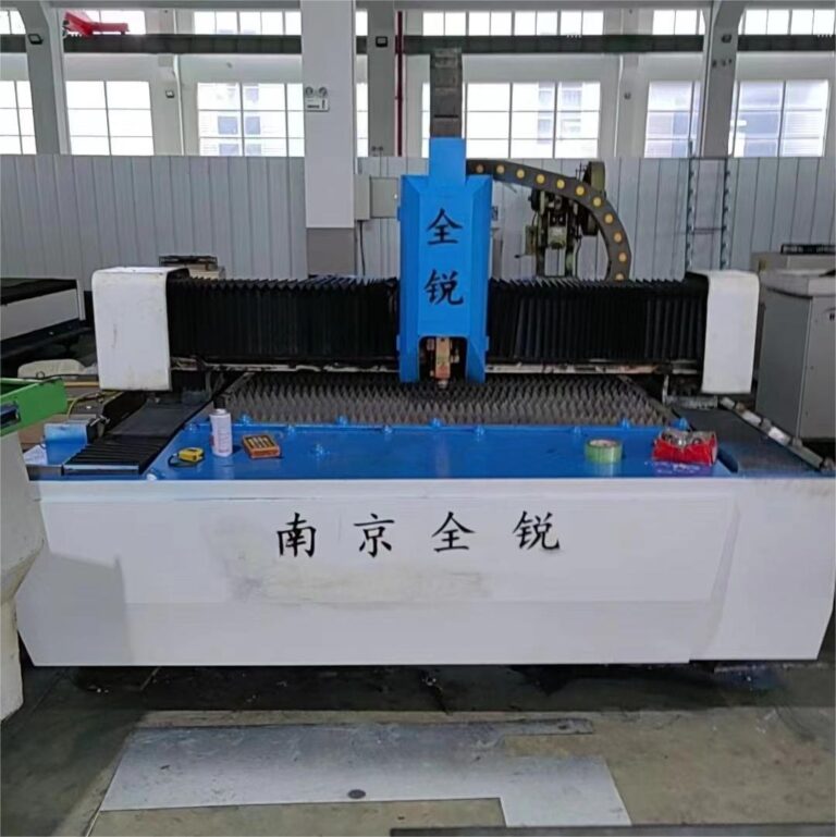 2000W Fber Laser Cuting Machine