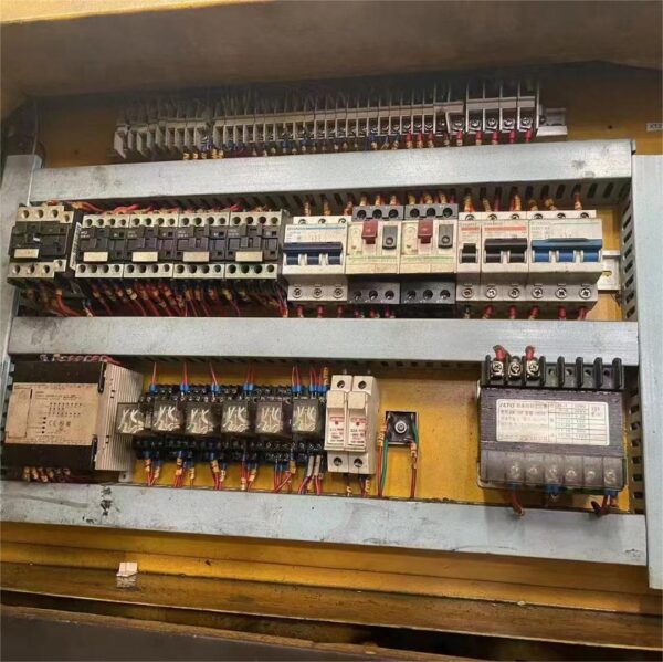 Small radial drilling machine