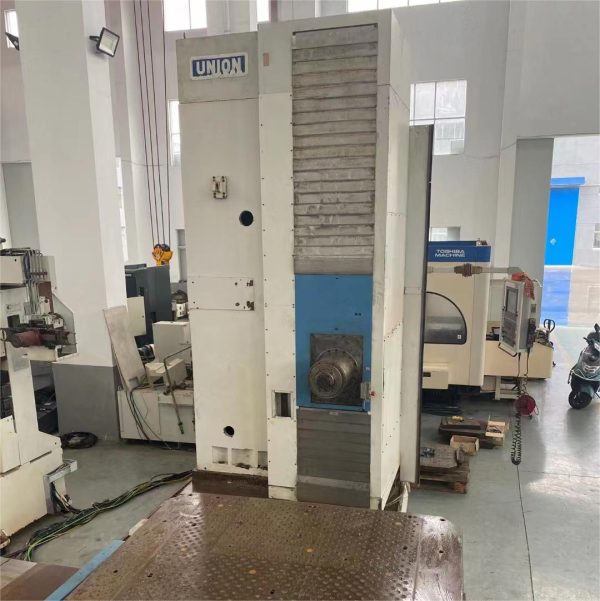 ศูนย์เครื่องจักรกลสถานีคู่