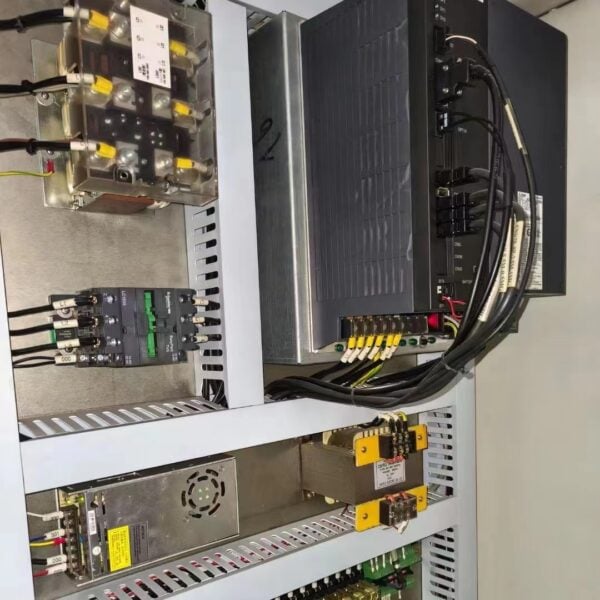 TECH-T6 เครื่องแมชชีนนิ่งเซนเตอร์ที่แม่นยำ