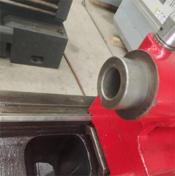 เครื่องกลึงแนวนอนเพื่อการทำงานที่มั่นคง