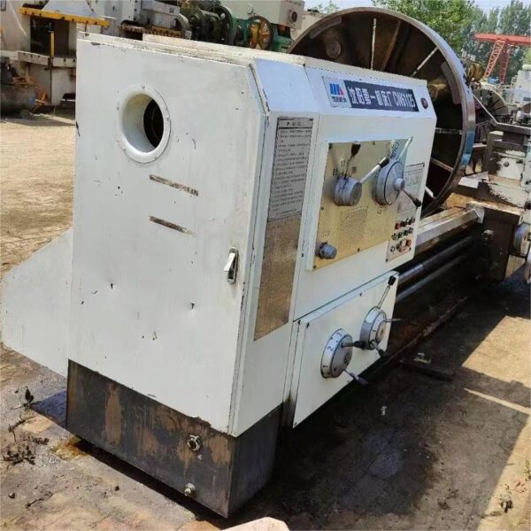 เครื่องกลึง CNC พร้อม MetalWorking