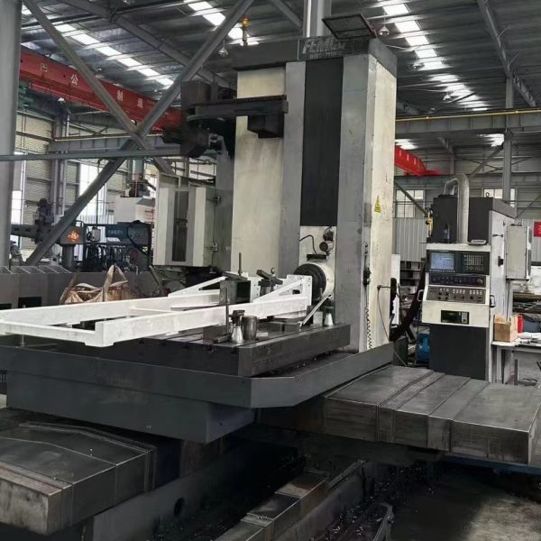 เครื่องเจาะและกัดทรงพลัง