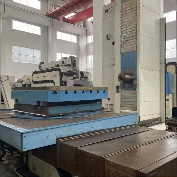 ศูนย์เครื่องจักรกลสถานีคู่