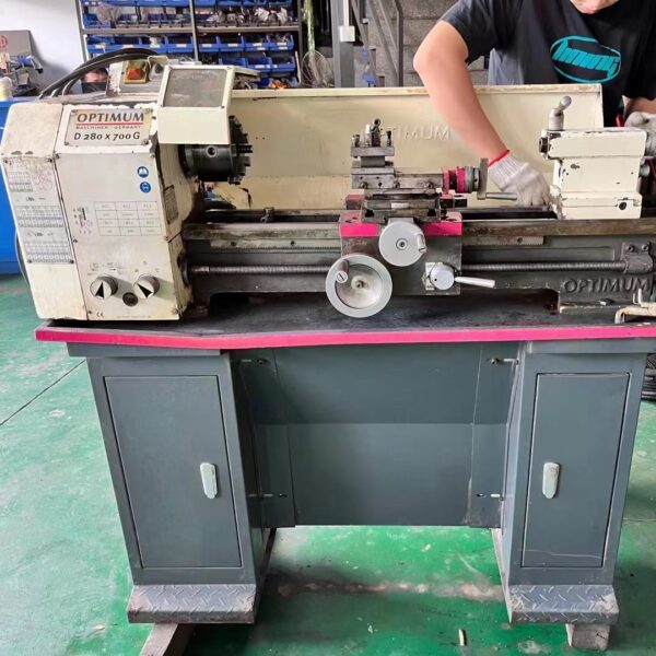 เครื่องกลึงขนาดเล็กที่มีความแม่นยำสูง