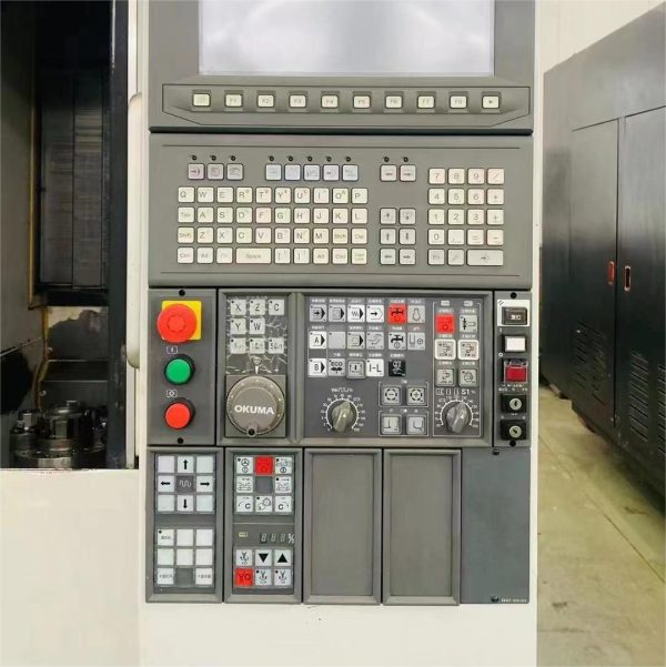 Máy tiện và phay đứng CNC