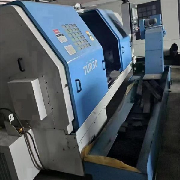 آلة الخراطة والطحن CNC