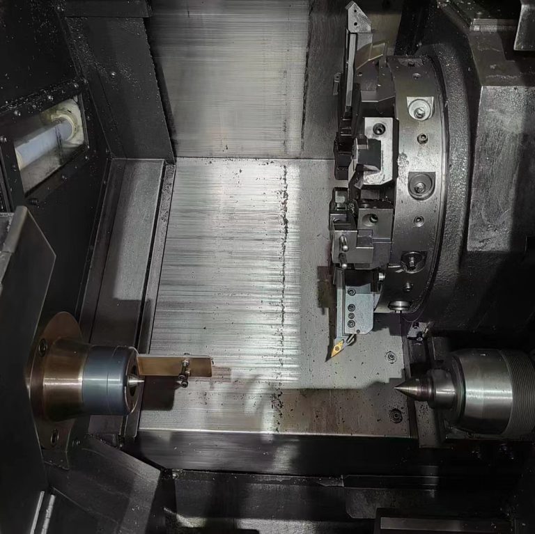 เครื่องกัดกลึงที่ให้บริการได้ ES-L8