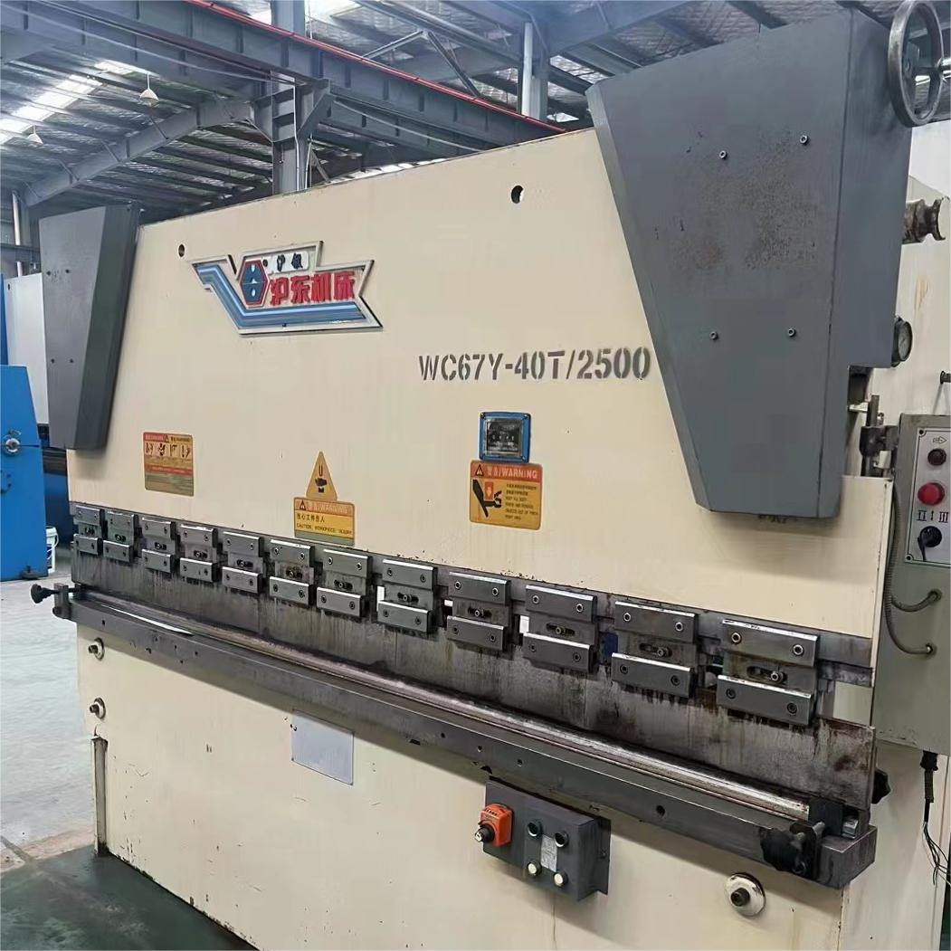 Used VIGERT NC Press Brake WC67Y-40T2500 Used VIGERT NC Press Brake WC67Y-40T2500