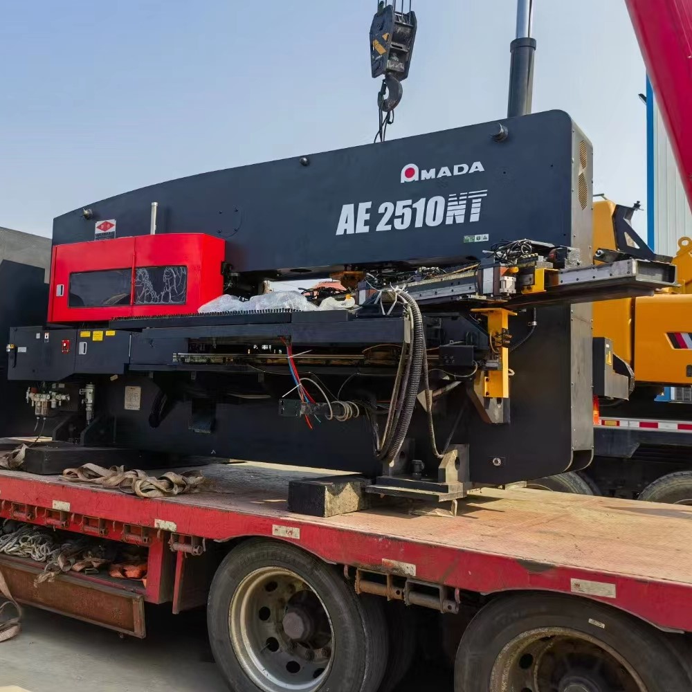 Presă de poanson cu turelă AMADA AE 2510NT folosită Presă de poanson cu turelă AMADA AE 2510NT folosită