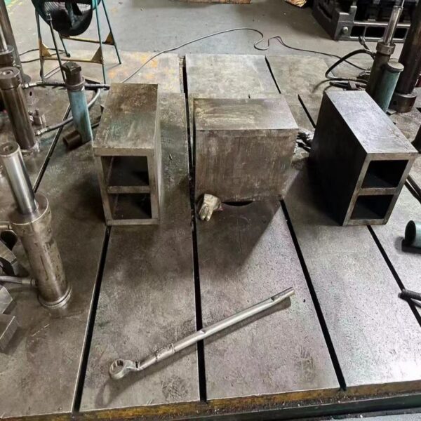 500T di enorme pressa idraulica a quattro colonne