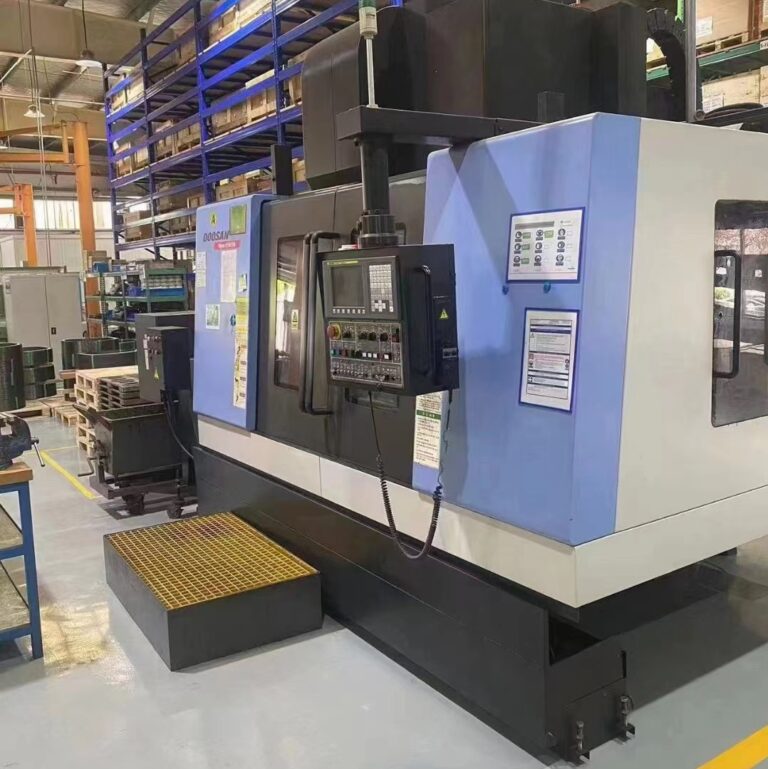 Used DOOSAN 6550 Machining Center