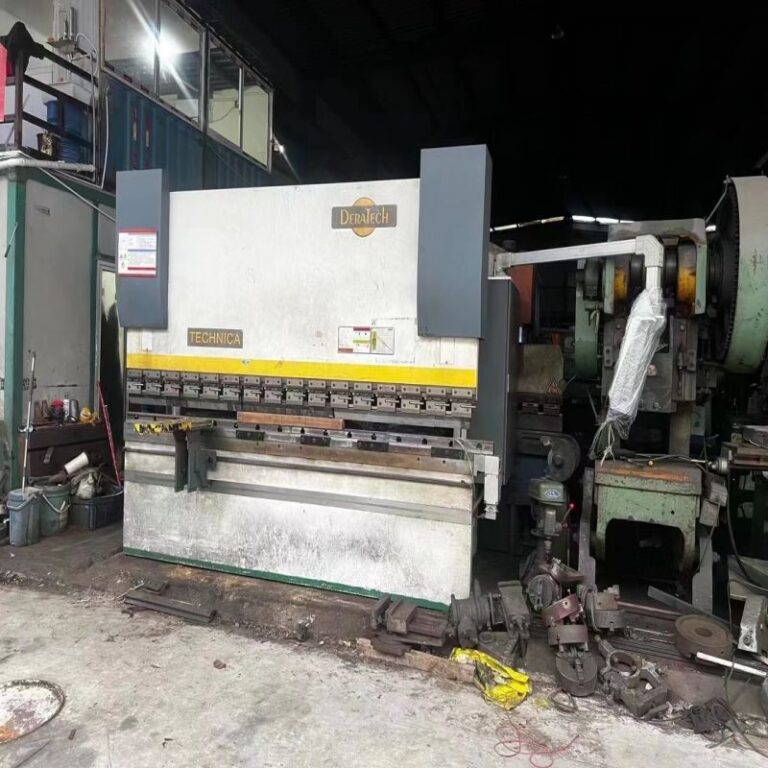 Elaborate Hydraulic CNC Bending Machine