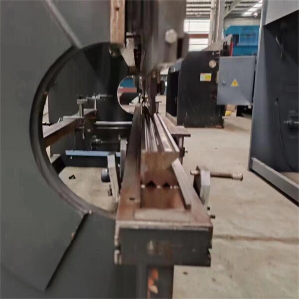 125Ton Press Brake With Effective