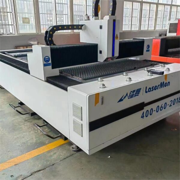 1000W Laser Cuting Machine