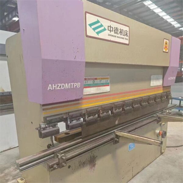 40Ton Elaborate Hydraulic Bending Machine