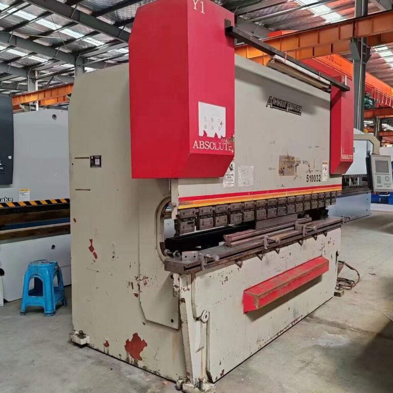 Used ACCURPESS CNC 100T3200 Press Brake