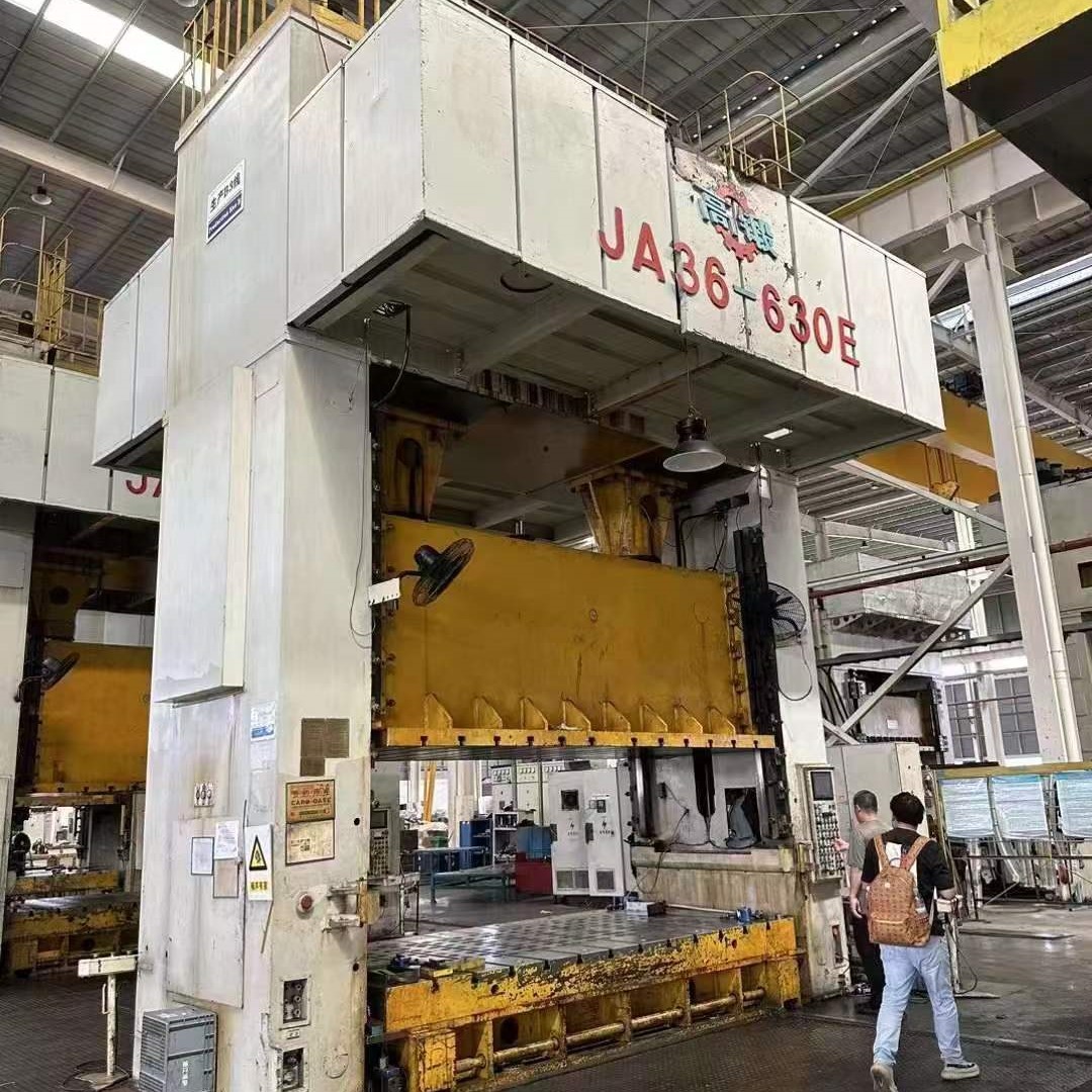 Presse hydraulique HARSLE JA36-630E d'occasion Presse hydraulique HARSLE JA36-630E d'occasion