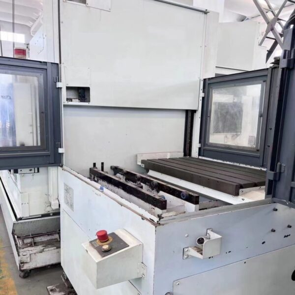 Double Station Vertical Machining Center