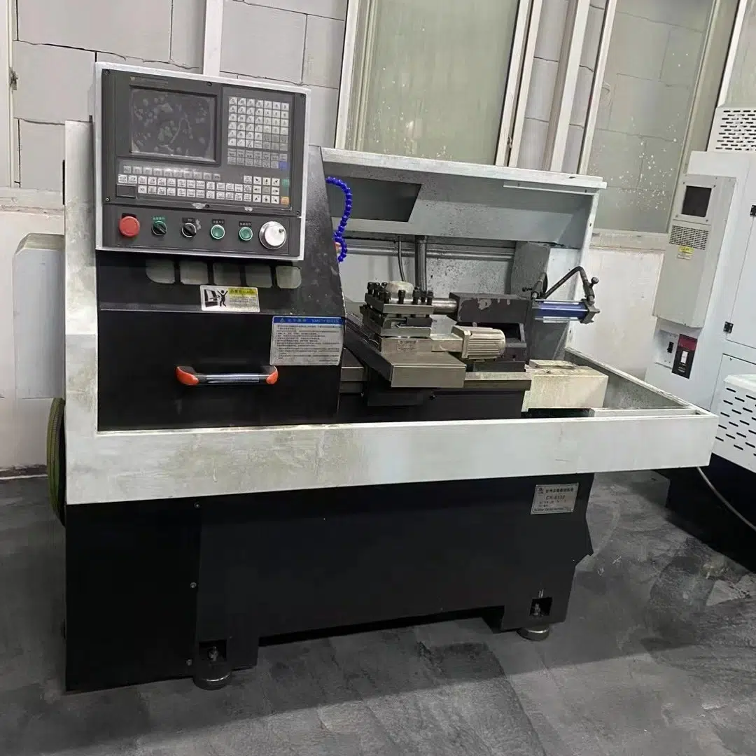 Torno CNC reparable CK6130 Torno CNC reparable CK6130
