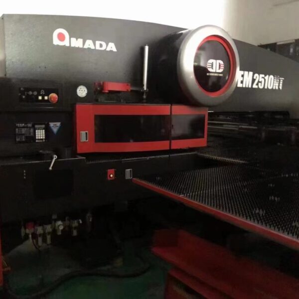 AMADA EM2510NT Press Brake