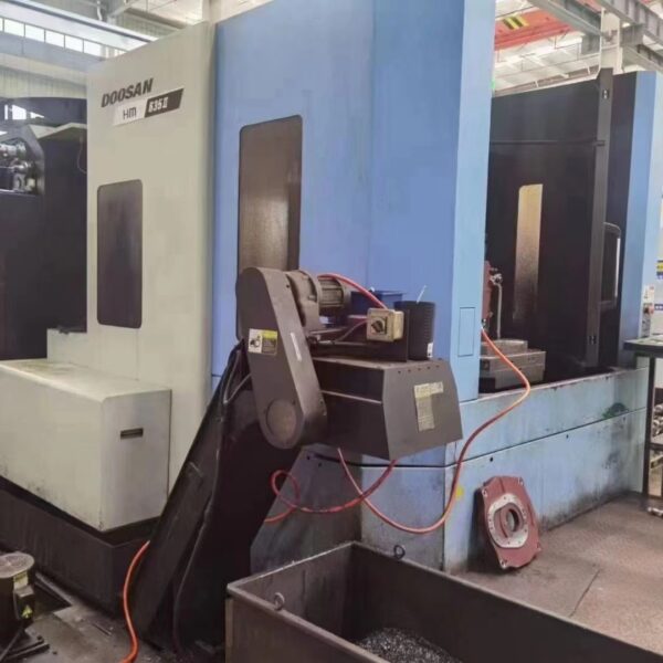 Used DOOSAN HCN8000 Machining Center