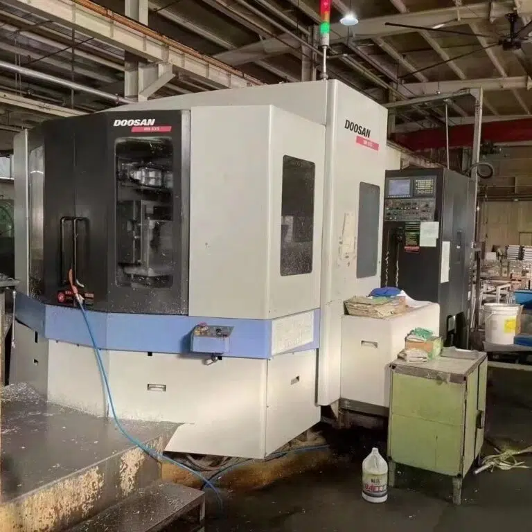 Used DOOSAN HM365 Machining Center