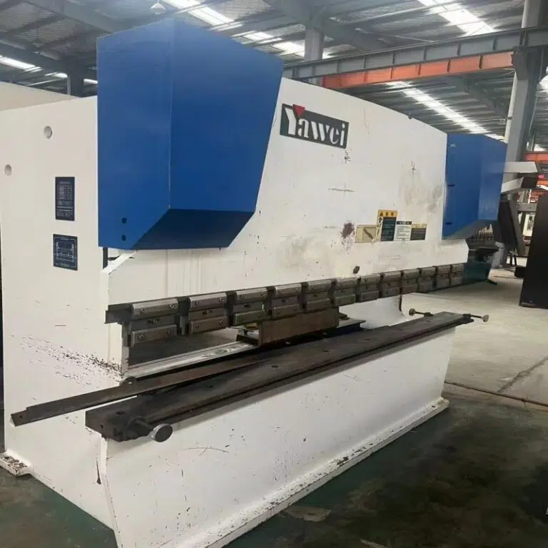 Máquina de Dobra Hidráulica 63T