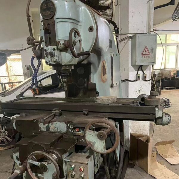 VIGERT X5232A Milling Machine