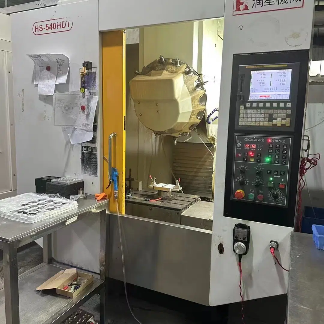 HS-540HDT Serviceable Machining Center HS-540HDT Serviceable Machining Center