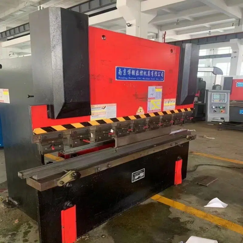 63T Huge Hydraulic Bending Machine 63T Huge Hydraulic Bending Machine