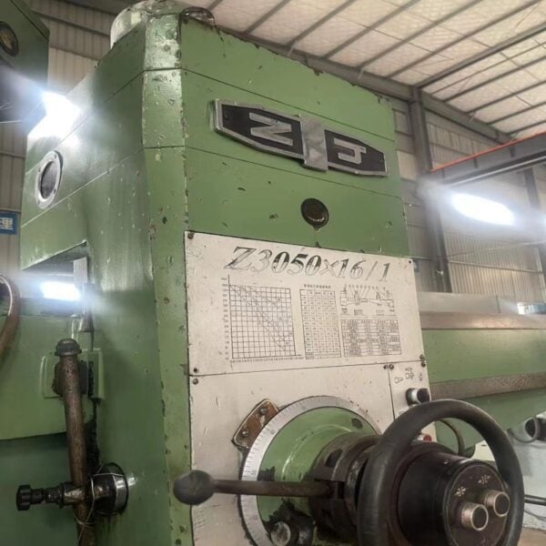 เครื่องเจาะเรเดียลตอบสนองรวดเร็ว