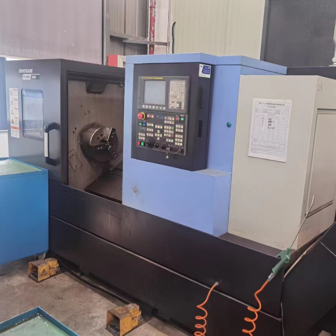 Centre d'usinage DOOSAN 3050 Centre d'usinage DOOSAN 3050