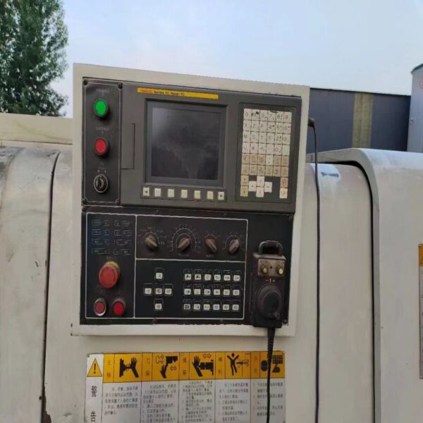 مخرطة CK6152