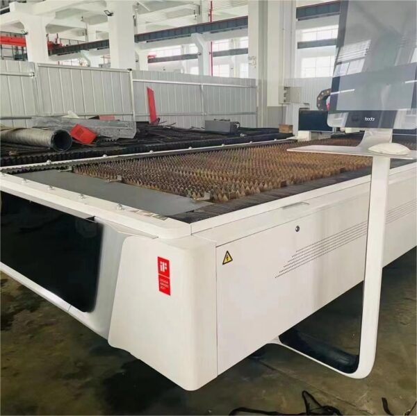 เครื่องตัดเลเซอร์ประสิทธิภาพสูง 3000W