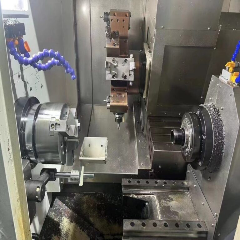 เครื่องกลึงและกัดแกนหมุนคู่