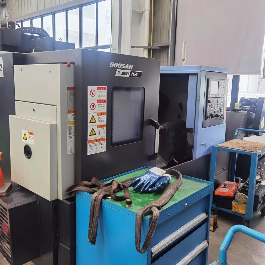 DOOSAN 2450 Machining Center DOOSAN 2450 Machining Center