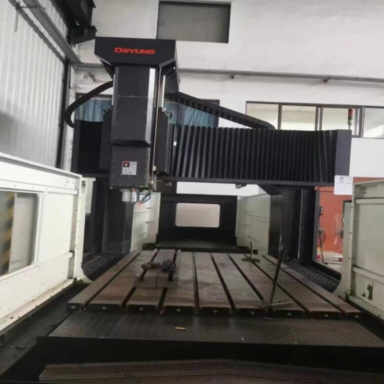 Centre d'usinage à portique efficace GSA-2518