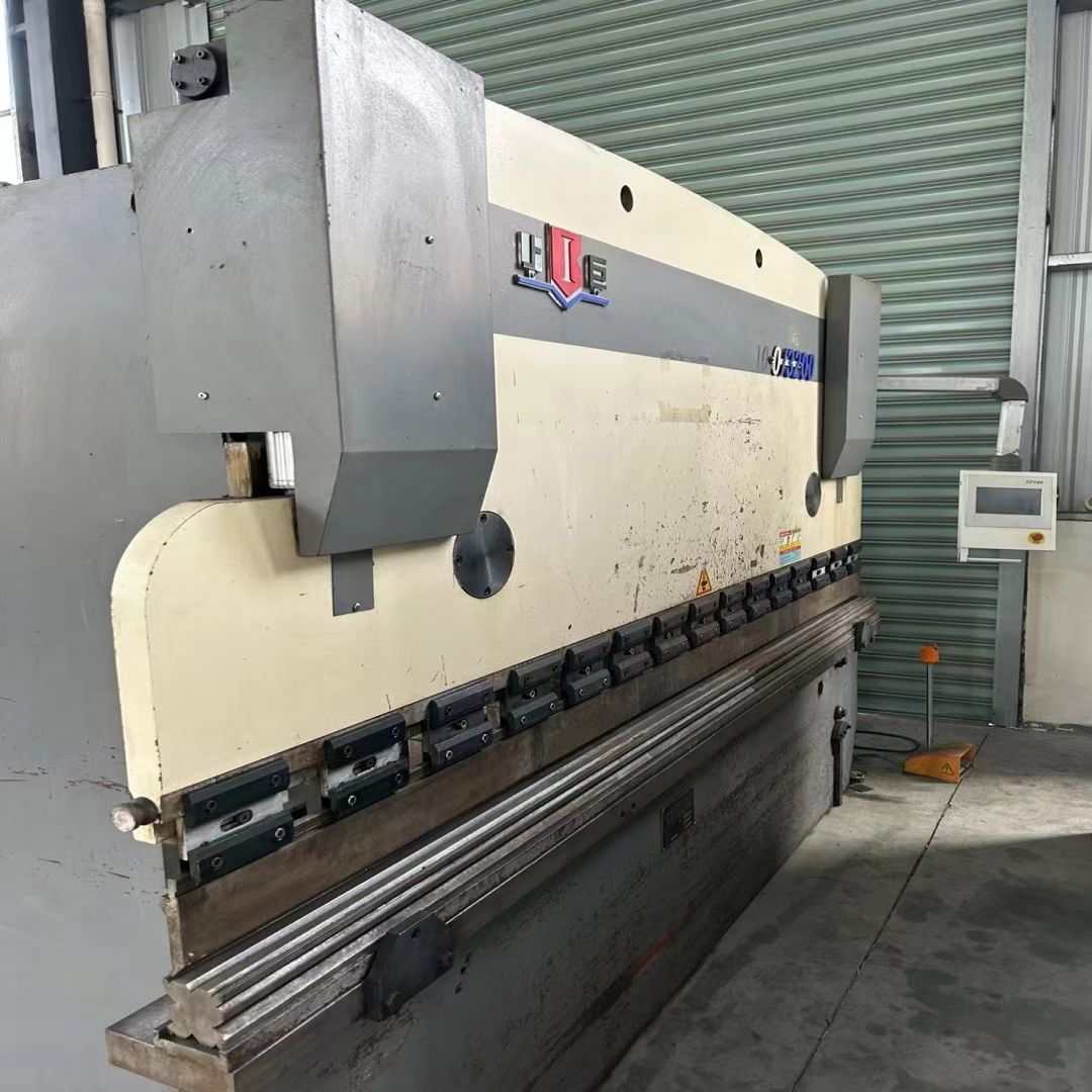 TP10S Efficient Press Brake TP10S Efficient Press Brake