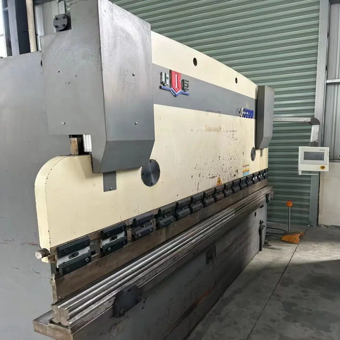 TP10S Effiziente Abkantpresse TP10S Effiziente Abkantpresse