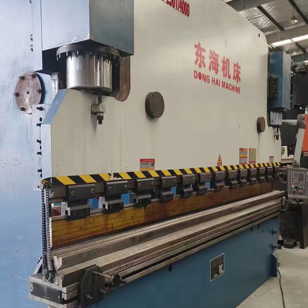 WC67Y-250T4000 Efficient Bending Machine WC67Y-250T4000 Efficient Bending Machine