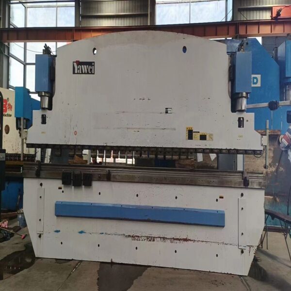 Used YAWEI 300T6200 Press Brake