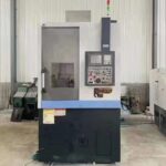 دوسان بوما V405 مخرطة CNC الدقيقة