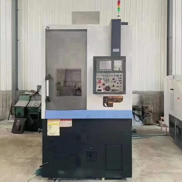 DOOSAN PUMA V405 Precise CNC Lathe