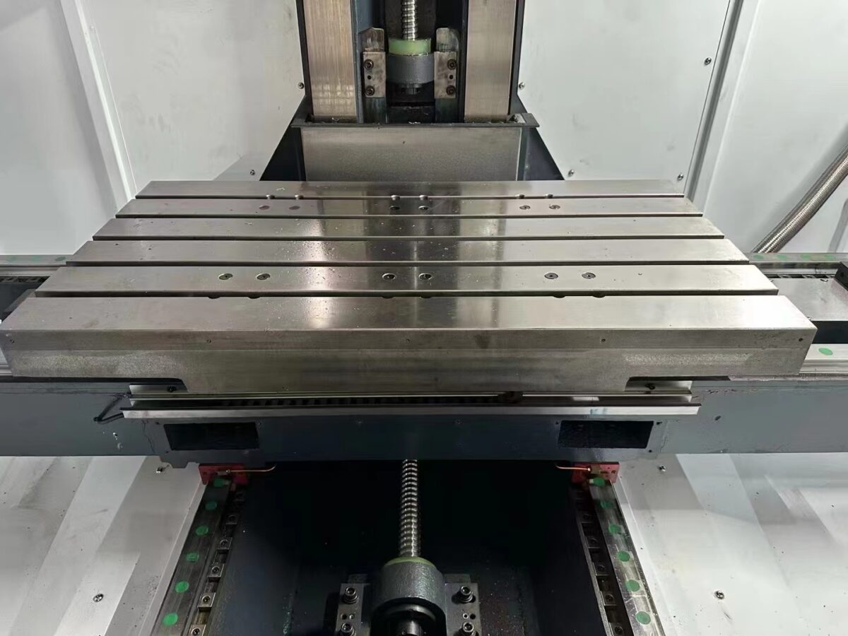 T-V1160L Reliable Machining Center