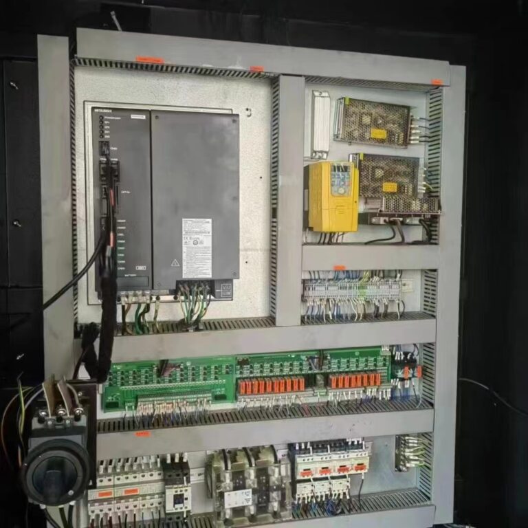 VIGERT T-V8 Machining Center