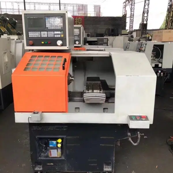 Tornio CNC efficiente SNC-200H