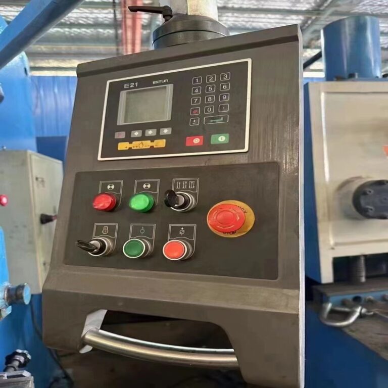 Presă de îndoit VIGERT 300T4000 second-hand